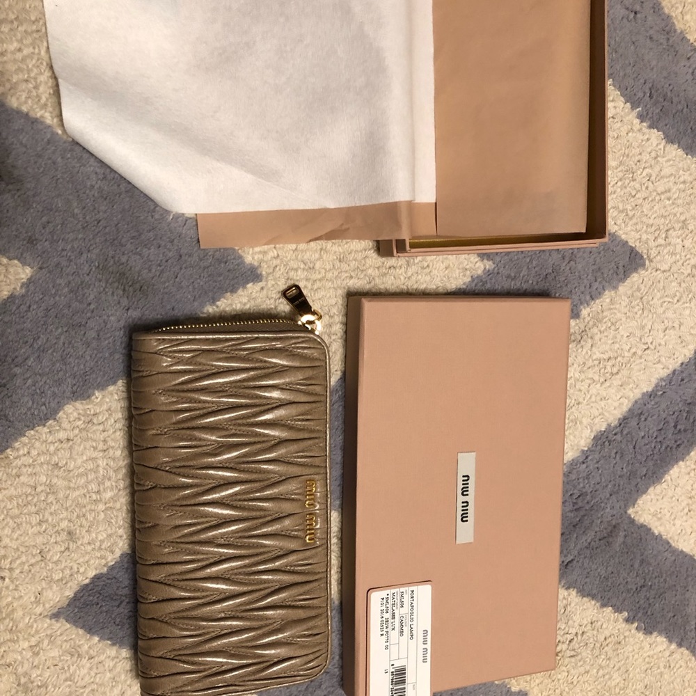 NWT Miu Miu Matelasse Wallet
